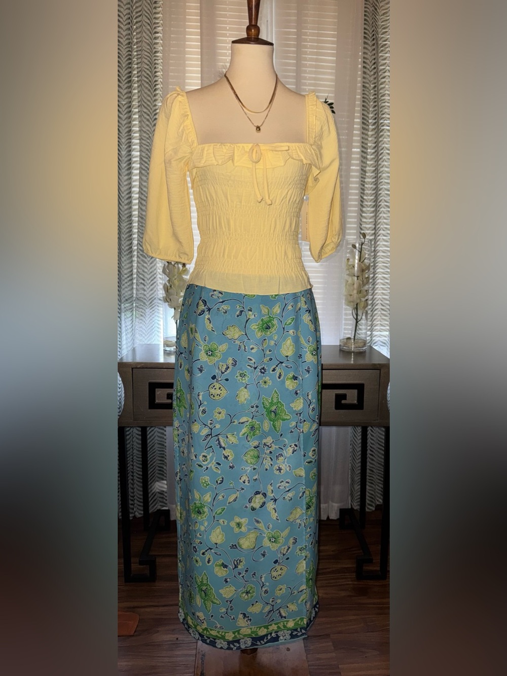 $13 Friday Vintage 90s Joan Leslie Floral Maxi Skirt Blue & Green Tropical print